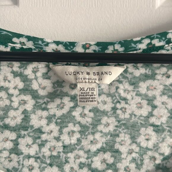 Lucky Brand Flutter Sleeve Floral Top Size XL - Picture 4 of 6